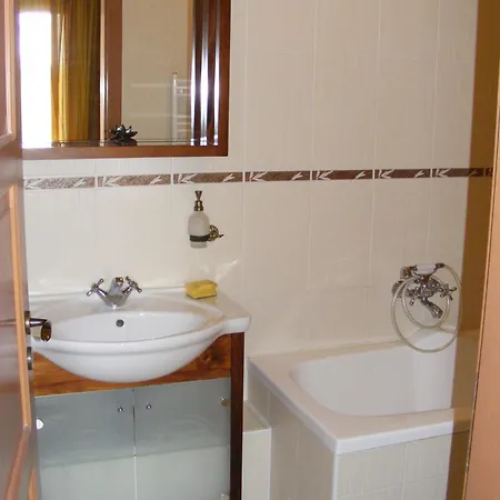 Don Quijote Koezepkori Panzio Es Etterem Guest house